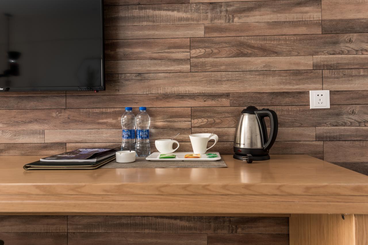 Blossom Play&Design Hotel Куньмін Екстер'єр фото