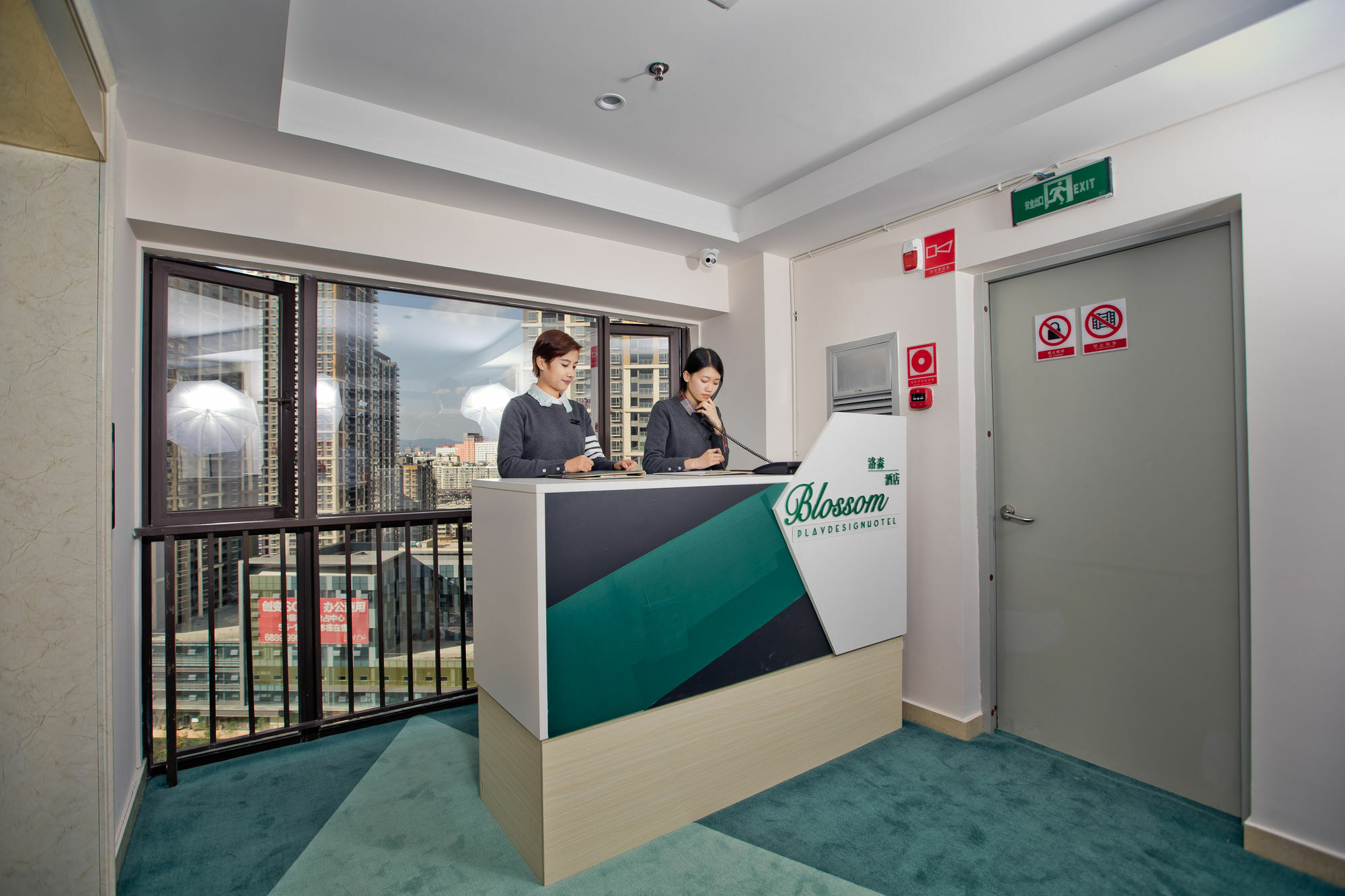 Blossom Play&Design Hotel Куньмін Екстер'єр фото